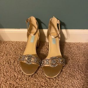 Blue by Betsey Johnson SB-Mel block heel